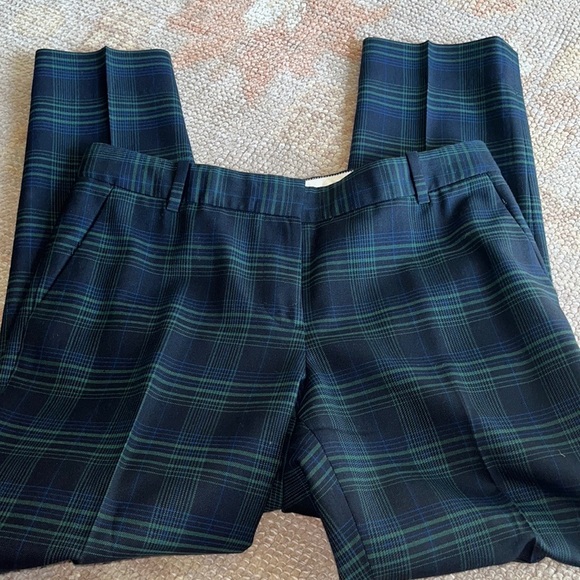 J. Crew.  Like new!  I love these!  Size 4.  Pockets - Picture 5 of 7